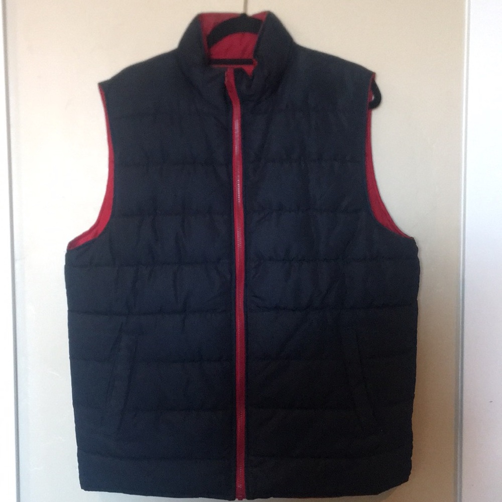 GAP men’s reversible vest